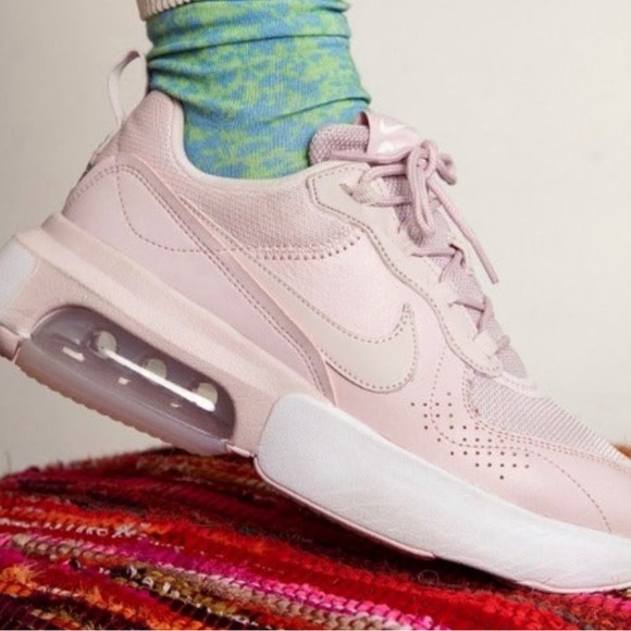 NIKE W AIR MAX VERONA - Picture 2 of 7